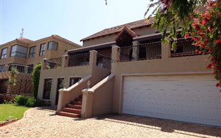 3 Bedroom House in Dennegeur