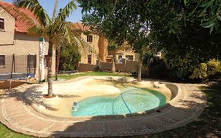 3 Bedroom House in Dennegeur