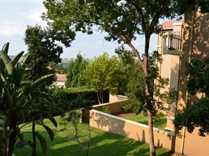 3 Bed Apartment in Dainfern Valley
