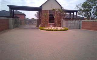 2 Bedroom Townhouse in Andeon AH