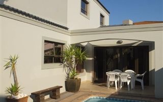 4 Bedroom House in Calypso Beach