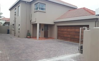 3 Bedroom House in Rietvalleirand