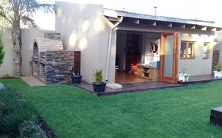 2 Bedroom House in Kensington