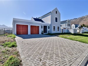 3 Bed House in Admirals Park