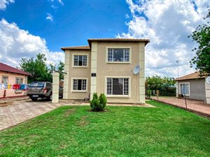 4 Bed House in Rosslyn