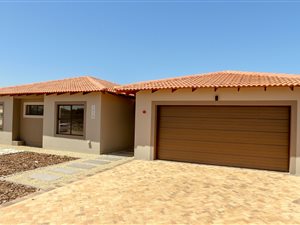3 Bed House in Langebaan Country Estate