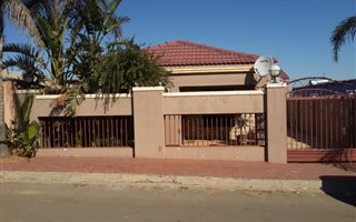 1 Bedroom House in Mapetla