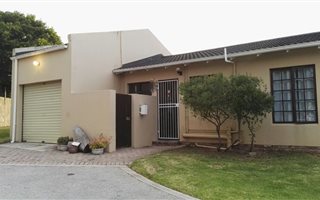 2 Bedroom Townhouse in Lorraine