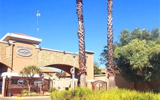 Studio apartment in Silver Lakes Golf Estate