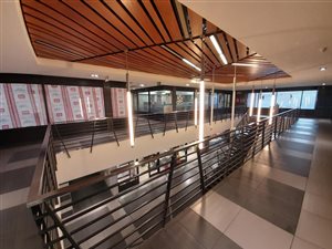 76 m² Retail Space in Dawncliffe
