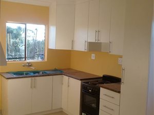 2 Bed House in Clayville
