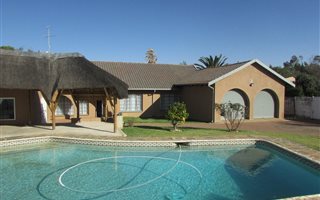 4 Bedroom House in Brackendowns