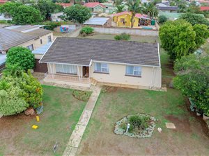3 Bedroom House in Bothasrus