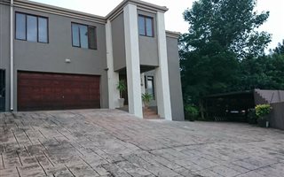 5 Bedroom House in Constantia Park