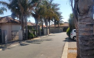 2 Bedroom Simplex in Krugersdorp North