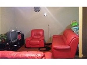 1 Bed Garden Cottage in Bezuidenhout Valley
