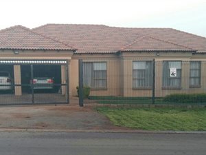 3 Bed House in Lady Selborne