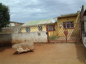 2 Bed House in Chiawelo