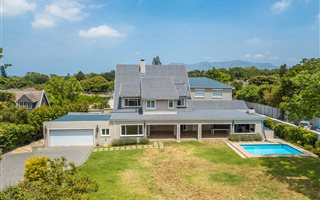 4 Bedroom House in Eersterivier