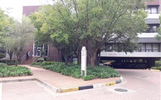 549 m² Commercial space in Aeroton