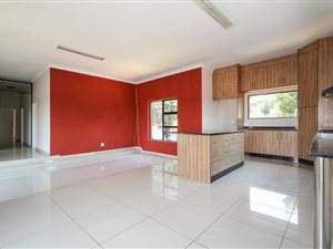 3 Bedroom Apartment in Emmarentia
