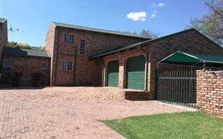 3 Bedroom Townhouse in Dennesig
