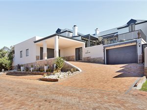 4 Bed House in Atlantic Beach
