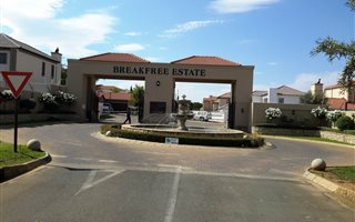 4 Bedroom Cluster in Summerset