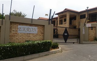 2 Bedroom Apartment in Monument