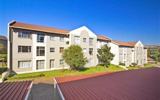 2 Bedroom Apartment in Weltevreden Park