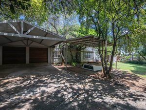 3 Bed House in Waterkloof Glen