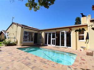 3 Bed House in West Beach