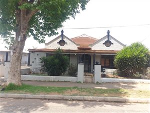 6 Bed House in Malvern