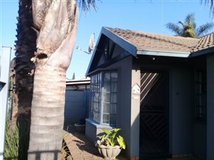3 Bed House in Sherwood Gardens
