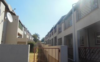 2 Bedroom Apartment in Geelhoutpark