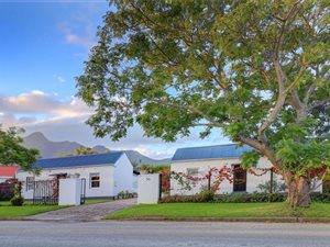 4 Bed House in Bodorp