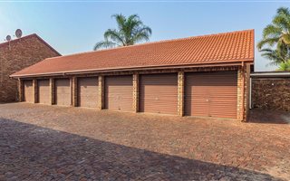 2 Bedroom Apartment in Hennopspark