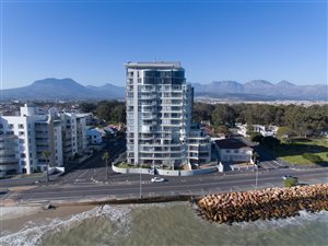 3 Bed Apartment in Beachroad