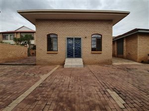60 m² Commercial space in Montana Park