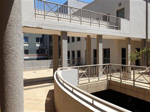 103 m² Commercial space in Hatfield