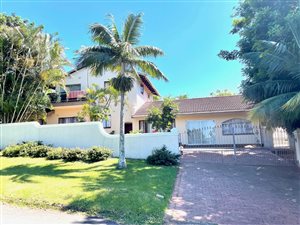 4 Bed House in Blythedale Beach