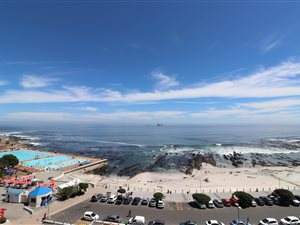 2 Bed Apartment in Sea Point