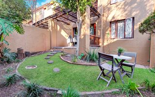 2 Bedroom Apartment in Douglasdale