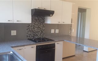 2 Bedroom Townhouse in Weltevreden Park
