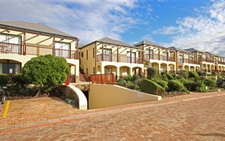 2 Bedroom Apartment in Melkbosstrand