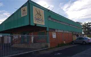 900 m² Commercial space in Amalinda