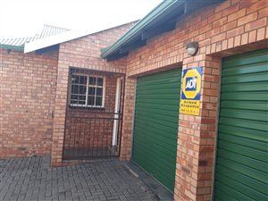 3 Bed Townhouse in Middelburg South