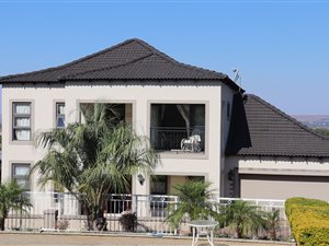 4 Bed Townhouse in Signal Hill