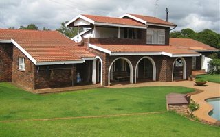 1.2 ha Farm in Benoni AH