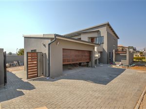3 Bed House in Ruimsig